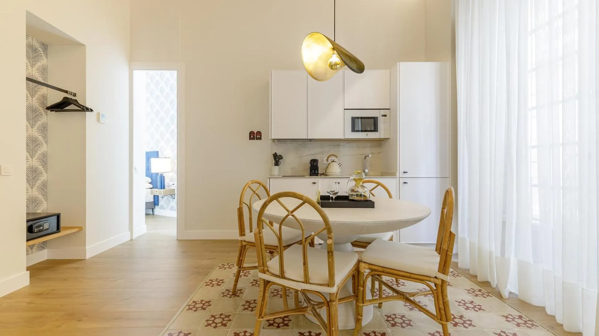 Palacio Vegafuente By Caleta Homes Malaga